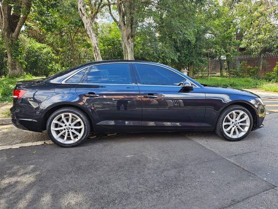 AUDI A4 2.0 TFSI AMBIENTE GASOLINA 4P S TRONIC